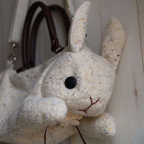 <18006>Textured White Straight-Eared Rabbit Bag