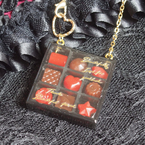 <19110>チョコBOXネックレス(黒)右下:スター