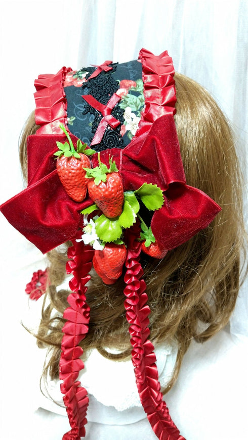苺のヘッドドレス(赤×黒)