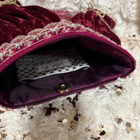 <20007>Theater Shoulder Bag (Red)