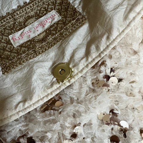 <20008>Theater Shoulder Bag (White)