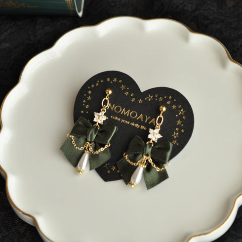 <22019>【Selfish】ジルコニア輝くリボンピアス(オリーブ)