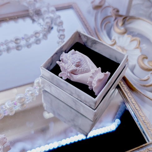 <26011>Psyche Brooch