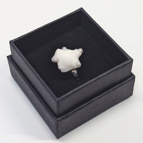 <26025>Doll’s Chest Ring