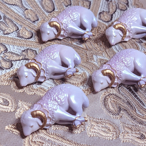 <26026>The Lamb of God Brooch