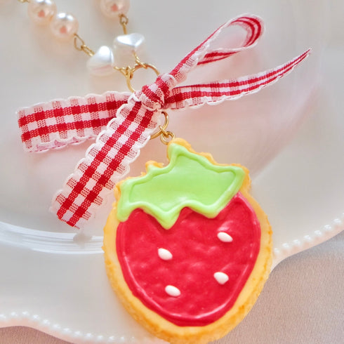 <31003>いちごクッキーとリボンのネックレス 赤