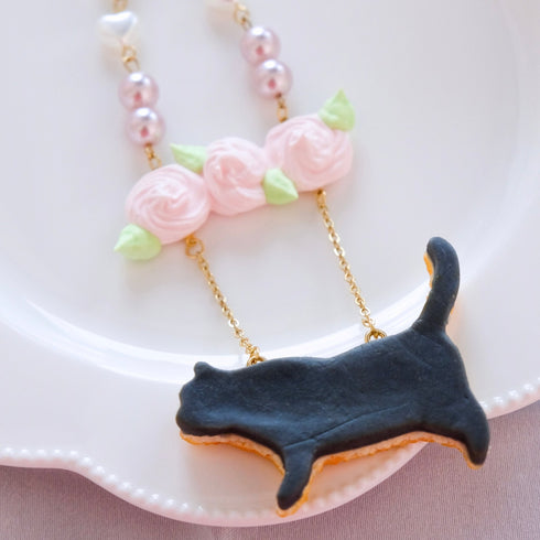 <31009>黒猫クッキーのネックレス お散歩