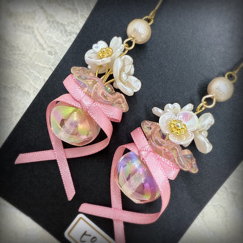 <37112>お花と花瓶のピアス 丸