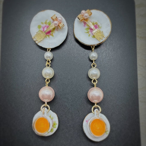 <37129>バラのお皿とローズティーのイピアス フォーク