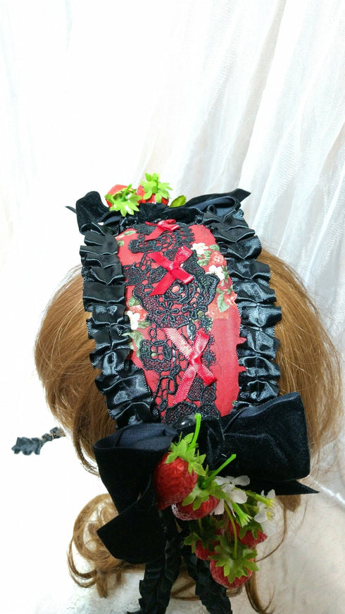 苺のヘッドドレス(黒×赤)