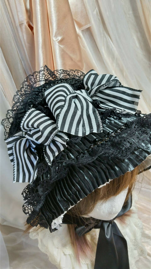 Stripe ribbon all lace bonnet black × white