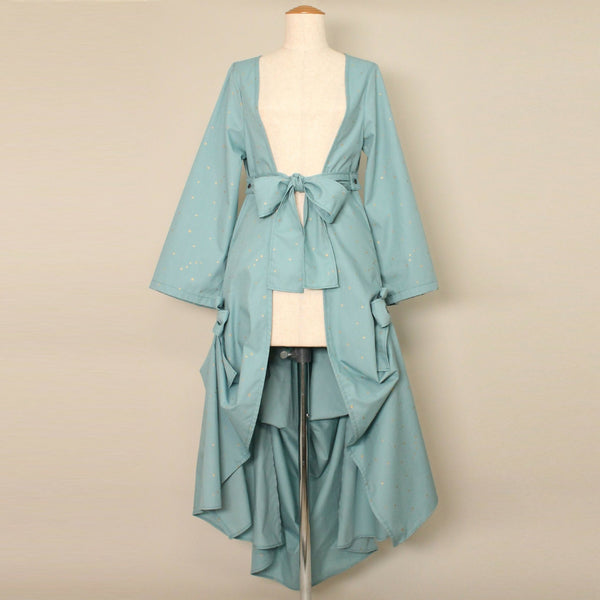 とある星の民ガウン