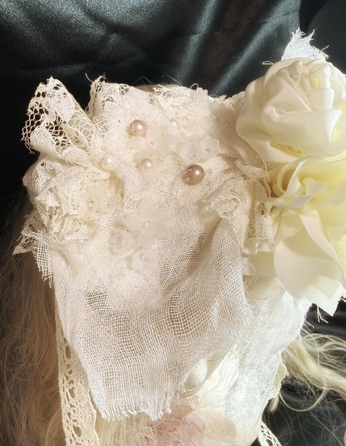 White flowers headpiece