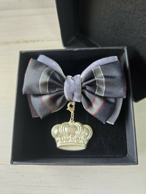 Mayfair Regimental リボンブローチ グレー