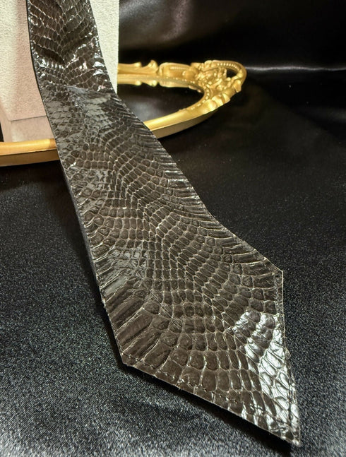 Venom tie
