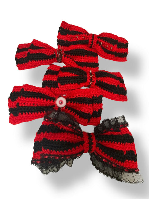 【BABY Sanctuary× s'habillerコラボ商品】血塗れの眼球赤黒ニットBIGリボンver.センタースタッズ