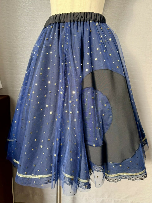 みかづきのスカート 膝丈 夜の月