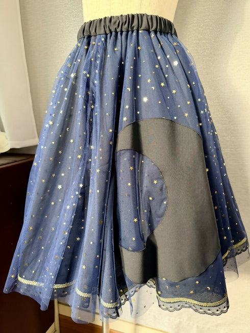 みかづきのスカート 膝丈 夜の月