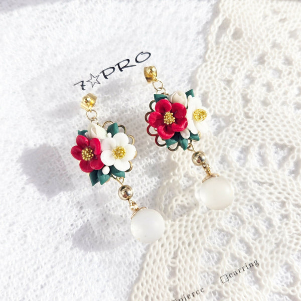 迎え椿のピアス・イヤリング