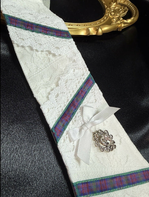 White check tie
