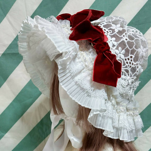 ボルドーリボンのベビーボンネ白