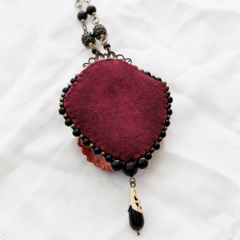 リボンのネックレス/エンジ