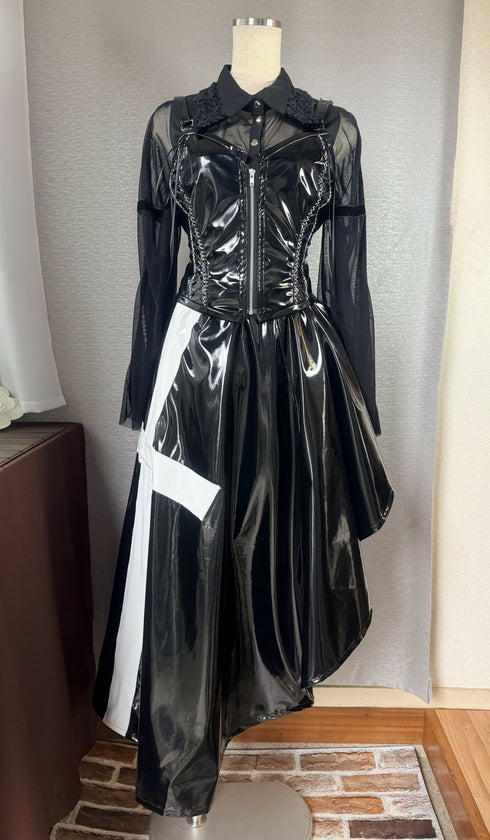 十字架テールスカート